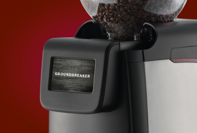 4.3” touchscreen display Het 4,3-inch touchscreen-display is gebruiksvriendelijk en volledig aanpasbaar: je kunt de Groundbreaker koffiemolens eenvoudig en precies instellen om elke keer het gewenste resultaat gemalen koffie te bereiken. Barista's kunnen de programma's kiezen en configureren dankzij een selectie van aangepaste instellingen. Een screensaver kan worden ingeladen om de molen verder te personaliseren.